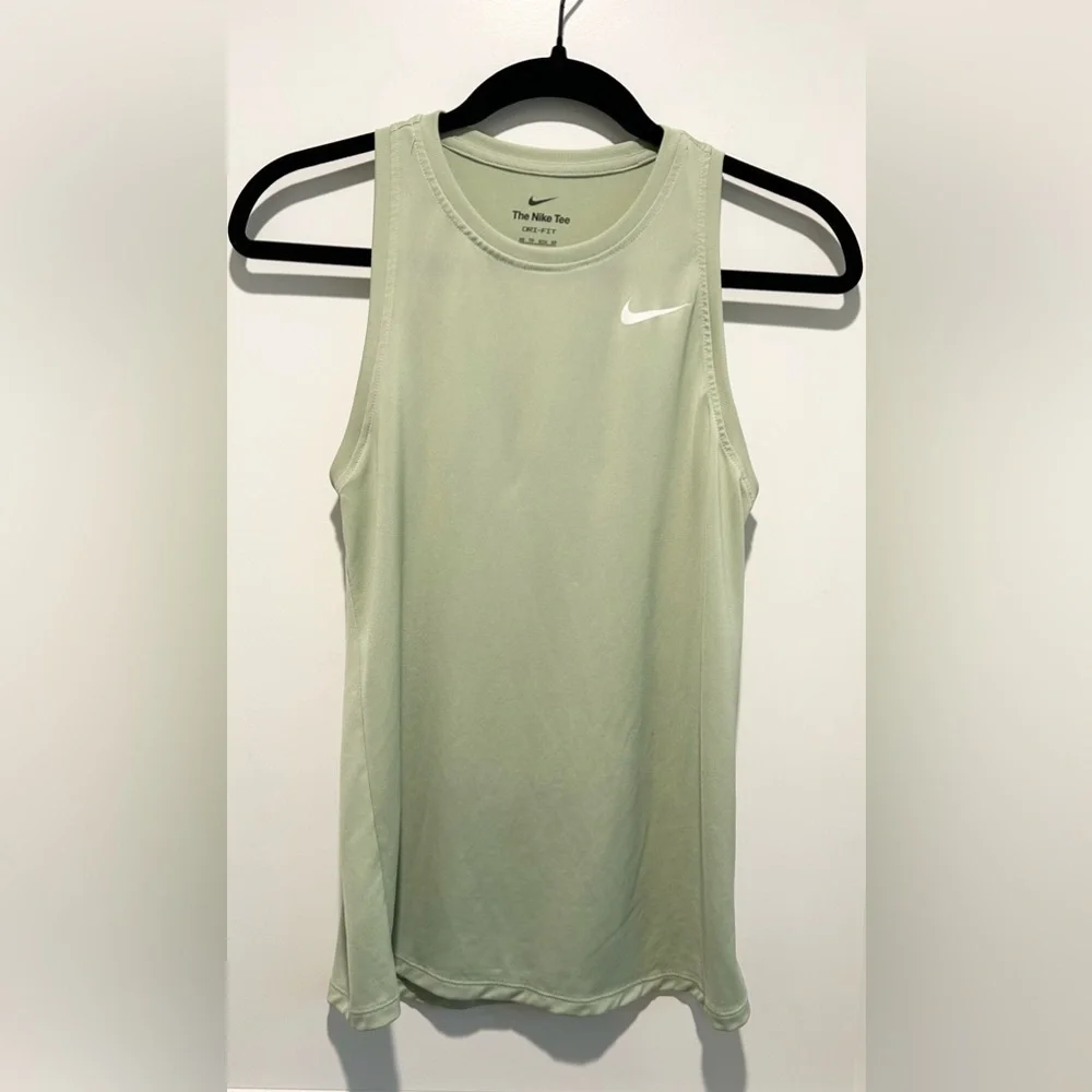 Nike Dri-FIT Sage Green Tank XS Sporty Chic Tennis Running Workout Top